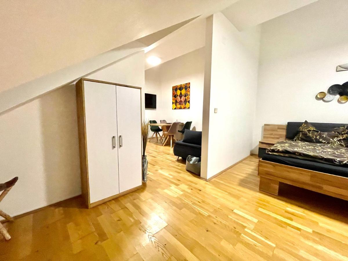 Ruhiges Dachgeschoss Cityapartment Im Zentrum Wiens Dış mekan fotoğraf